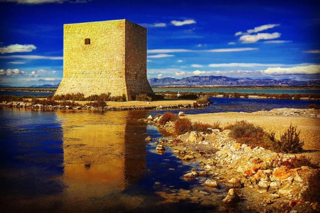 Descansar, sonreír, sentir. Paraíso frente al mar Santa Pola Exterior foto