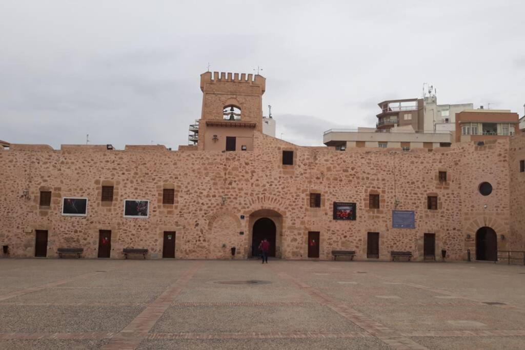 Descansar, sonreír, sentir. Paraíso frente al mar Santa Pola Exterior foto