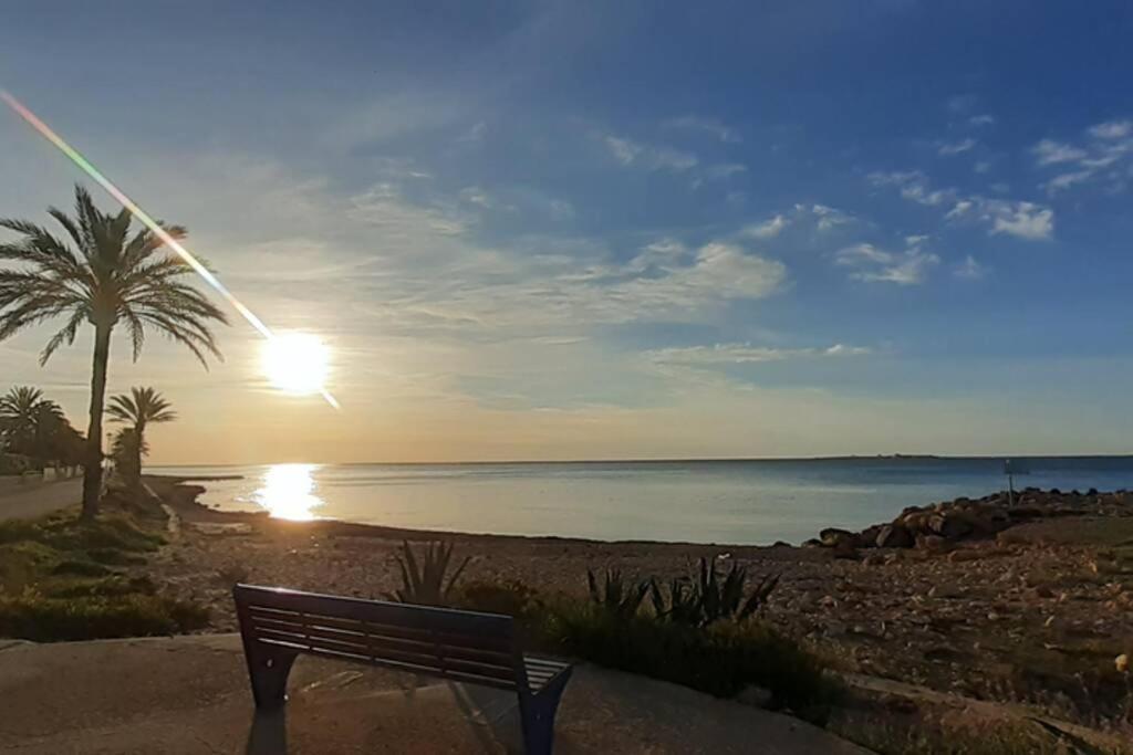 Descansar, sonreír, sentir. Paraíso frente al mar Santa Pola Exterior foto